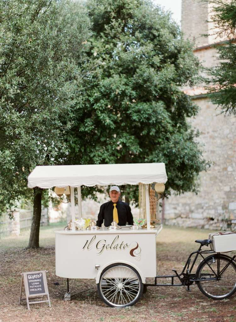 foodtruck de glaces qui s'appelle il gelato pour un animation mariage