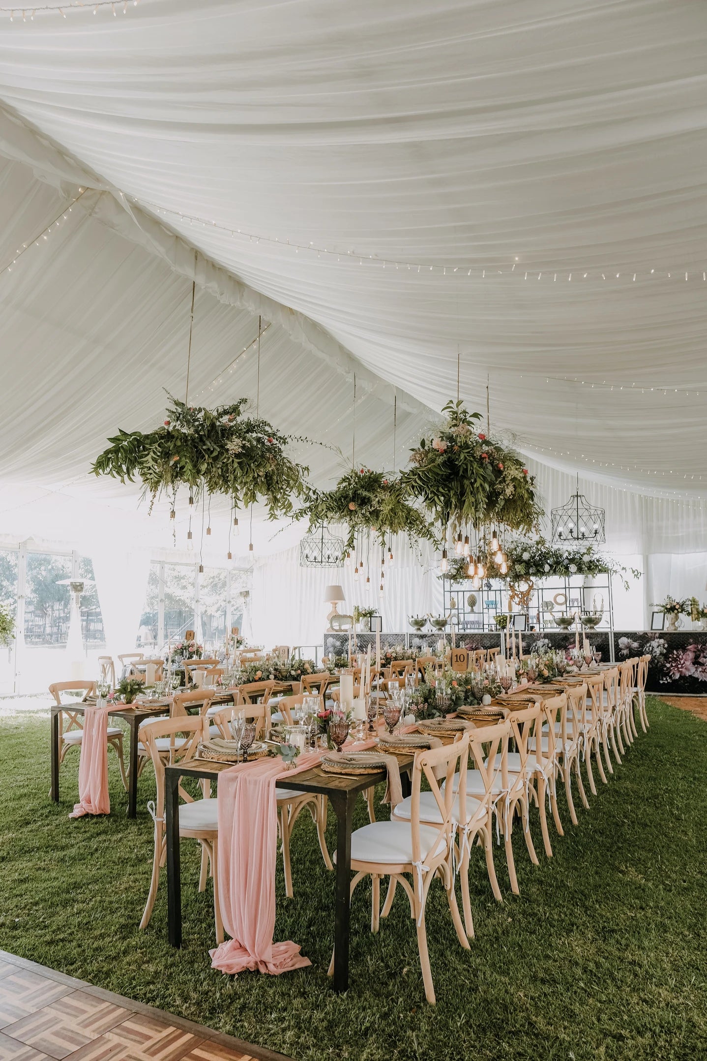 Réception en plein air pour un mariage bohème