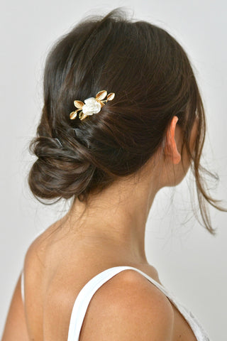 Aimable - White Rose Comb
