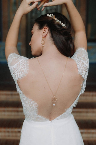 Favorite - Romantic Back Necklace