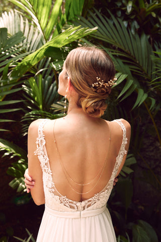 Barbara - Elegant and romantic back necklace
