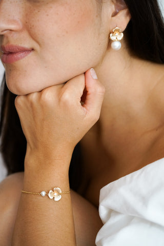 Florissante - Bracelet fleur dorée